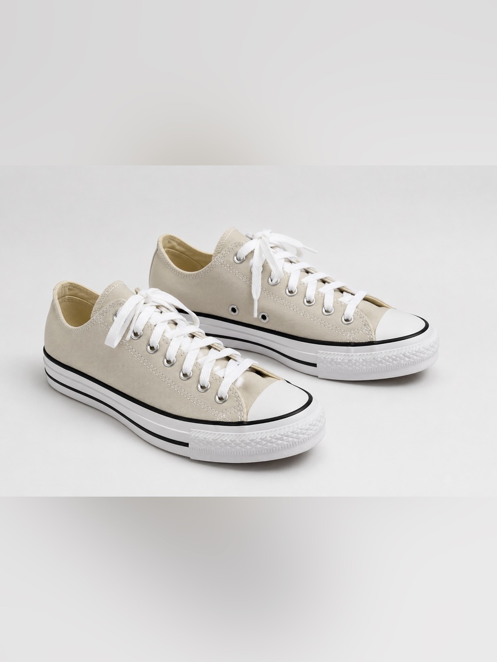 Converse Chuck Taylor All Star Low Top Sneakers Beige Canvas NWOB Size 8